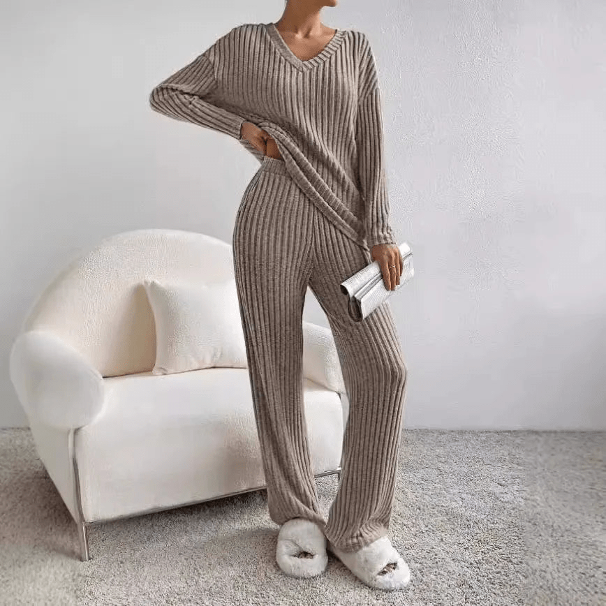 Two-Piece Ribbed Lounge Set | Comfortable & Stylish Women’s Loungewear | Clara